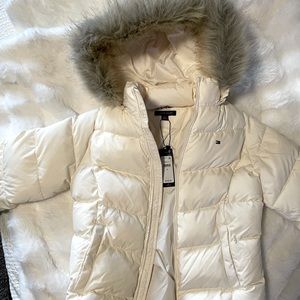 TOMMY HILFIGER
KIDS' FAUX FUR HOOD PUFFER JACKET